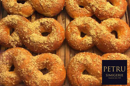 În curând, revenim cu gustul tradițional de Sfinți (Mucenici)